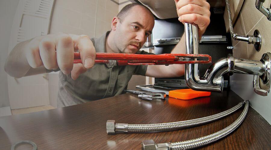 Expert burst pipe repair services in Fayette, MO